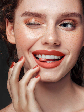 lecil---beautiful-woman-with-red-lips_-red-nails-and-diy-eyelash-extensions - LeCil